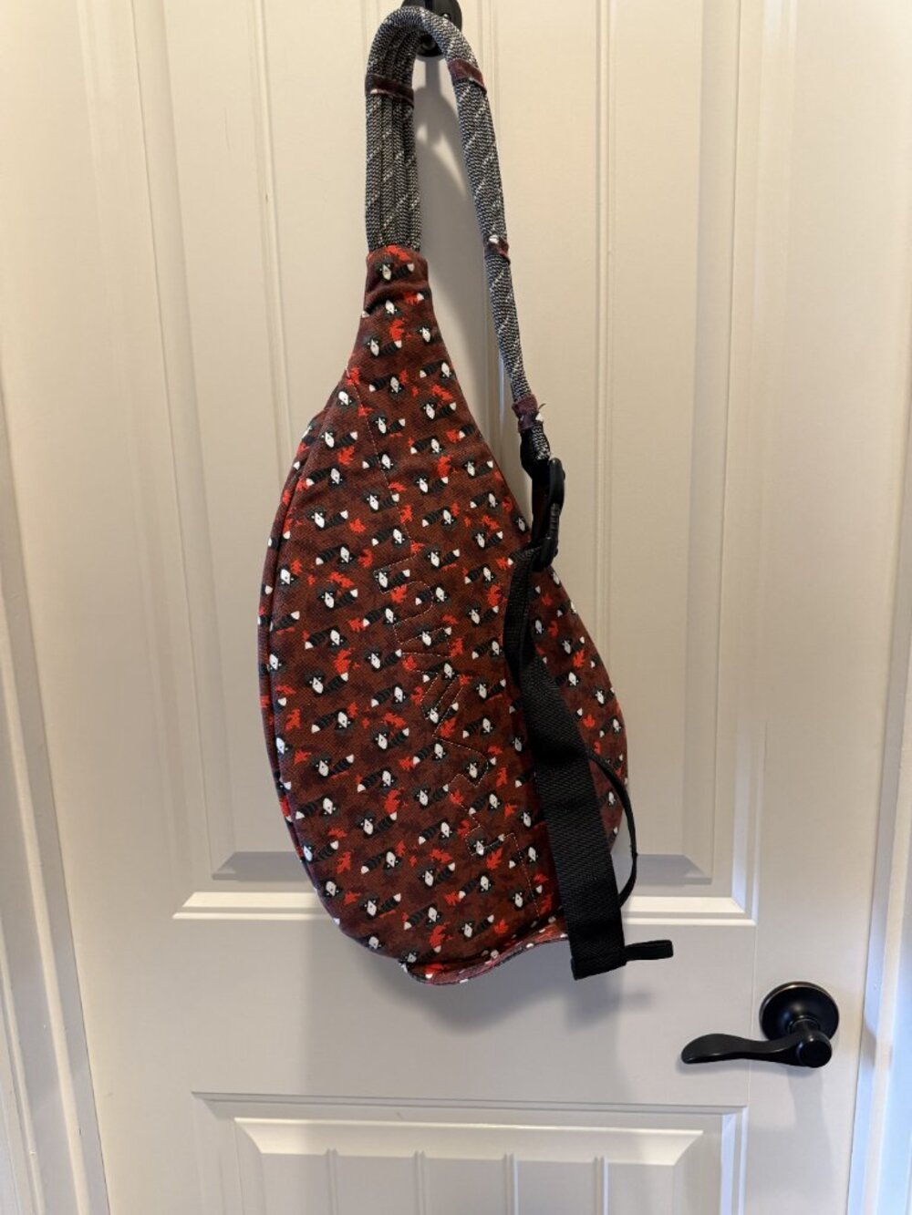 KAVU Bag - Raccoon Pattern - excellent used condition - Picture 3 of 3